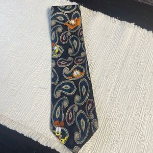 Paws Addiction Garfield & Odie Men’s Tie, Garfield the Cat , Paisley